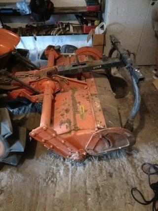 Tractor Kubota con fresadora