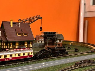 Maqueta de tren electrico, 88×182 cm, Escala 2N