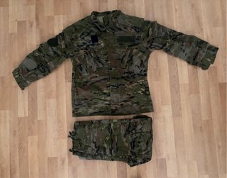 Uniforme airsoft camuflaje boscoso pixelado