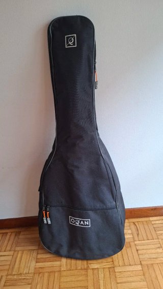 Guitarra Clásica Negra