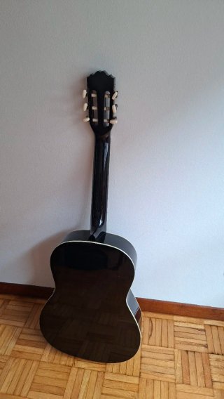 Guitarra Clásica Negra