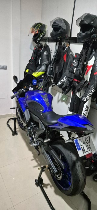 Yamaha R7 2023
