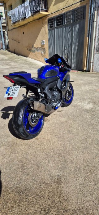 Yamaha R7 2023