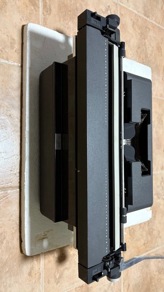 Máquina de escribir Olivetti Línea 98