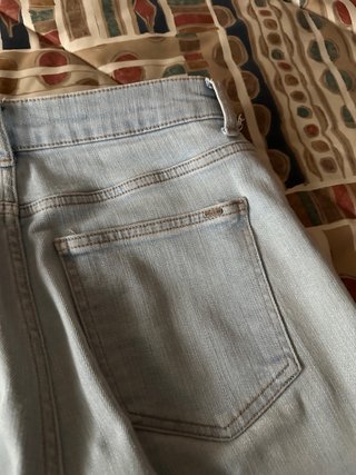 Pantalón vaquero flare azul