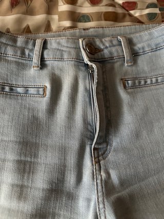 Pantalón vaquero flare azul