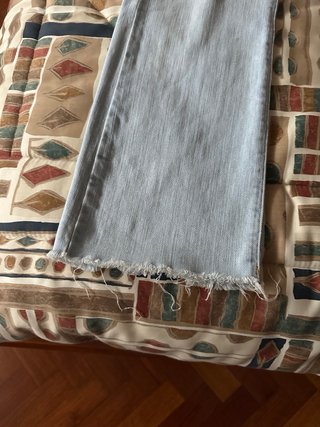 Pantalón vaquero flare azul