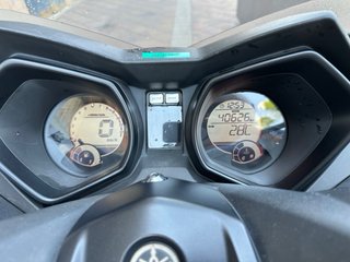 Yamaha XMAX 250 Maxi Scooter Negra