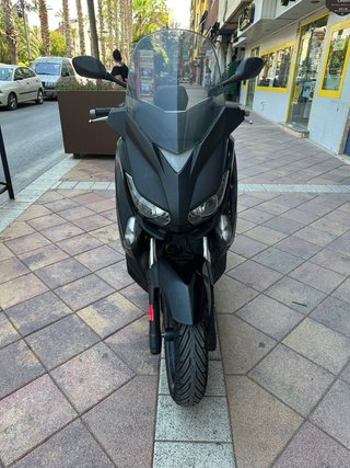 Yamaha XMAX 250 Maxi Scooter Negra