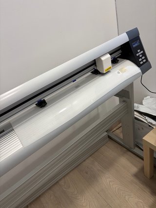 Plotter de corte de hasta 1500cm de ancho