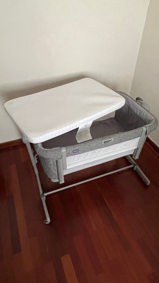 Culla Chicco Next2Me Magic EVO adiacente