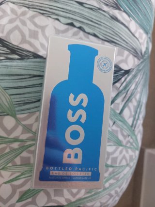 Boss Bottled Pacific