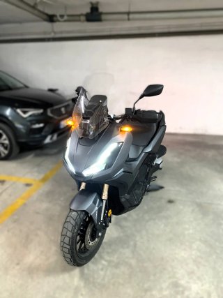 Honda ADV 350 gris