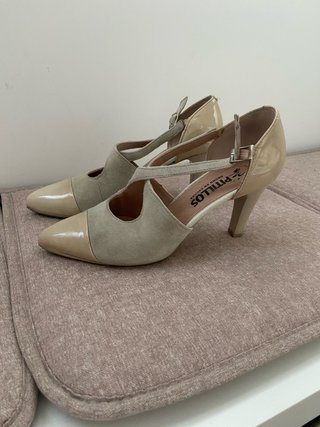 Zapatos de tacón Pitillos beige