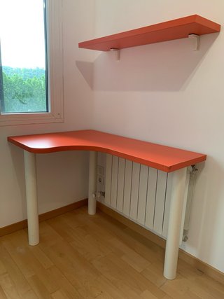 Escritorio y Estantería Naranja