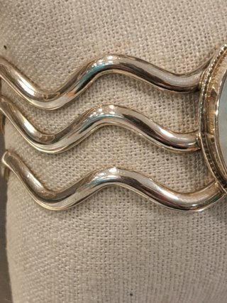 Pulsera Brazalete de plata y nacar blanco