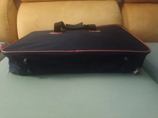Juego maleta y neceser negro y marrón