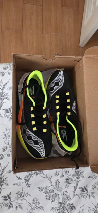 Saucony Endorphin Pro 4 Talla 42.5 Nuevas