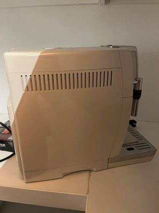Cafetera Delonghi Dinamica Blanca