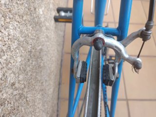 Bicicleta Suiza de carretera Azul