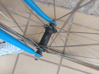 Bicicleta Suiza de carretera Azul