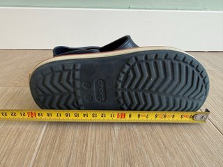 Crocs niños talla 13 (31) Azul, Rojos y Blancos