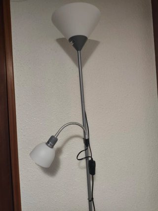 Lámpara de pie 2 focos gris/blanco