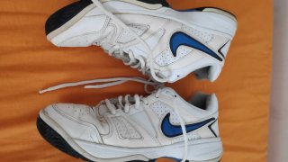 Zapatillas Nike City Court Blancas y Azules