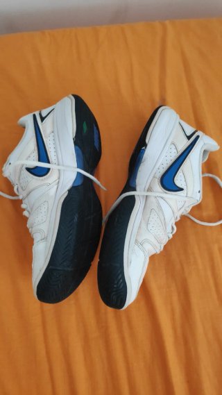 Zapatillas Nike City Court Blancas y Azules