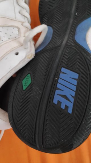 Zapatillas Nike City Court Blancas y Azules