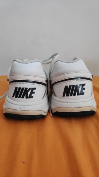 Zapatillas Nike City Court Blancas y Azules