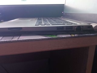 Portátil Toshiba gris/plateado (faltan 2 teclas)