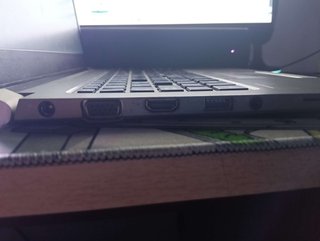 Portátil Toshiba gris/plateado (faltan 2 teclas)