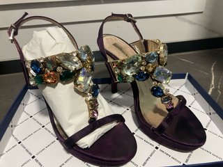 Sandalias fiesta Luciano Barachini pedrería