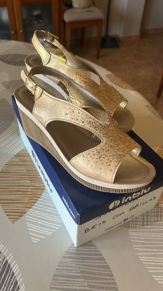 Sandalias Inblu Beige y Doradas