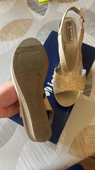 Sandalias Inblu Beige y Doradas