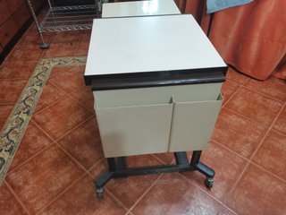 Mesa auxiliar extensible metal y madera