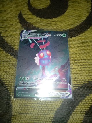 Carta Pokémon Butterfree VMAX 002/139
