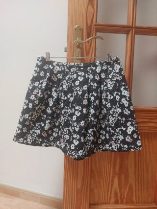 Falda corta estampada floral