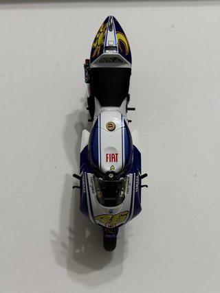 Modellino Moto Yamaha Fiat Petronas 1/12