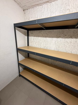 Estantería metálica en kit