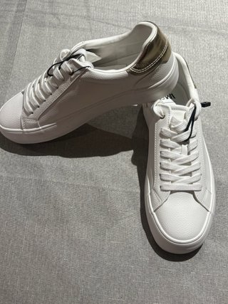 Zapatillas Zara Blancas y Doradas Talla 39