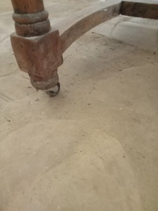 Mesa de madera rústica