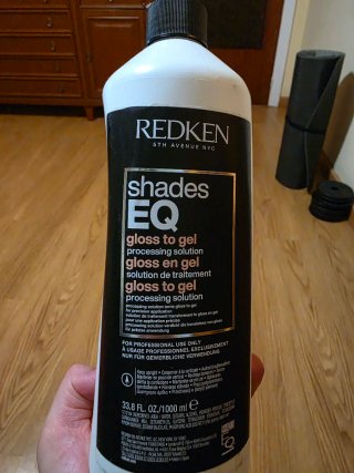 Redken Shades EQ Gloss to Gel Processing Solution