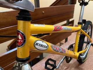 Bicicleta BMX Amarilla Monty