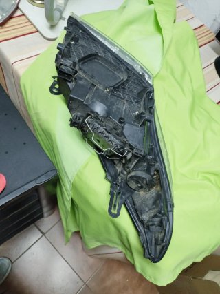 Faros Renault casi nuevos