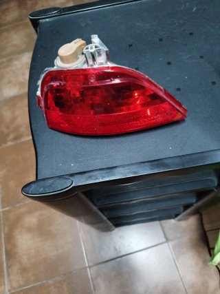 Faros Renault casi nuevos