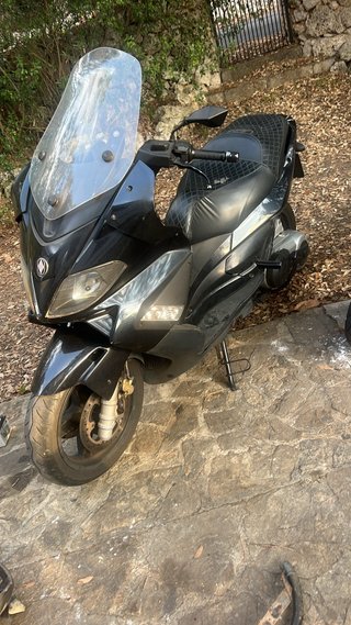 Gilera Nexus 500 Maxi Scooter