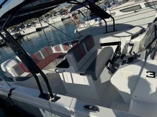 Barco Saber 330 WA con 2 Yamaha 350cv