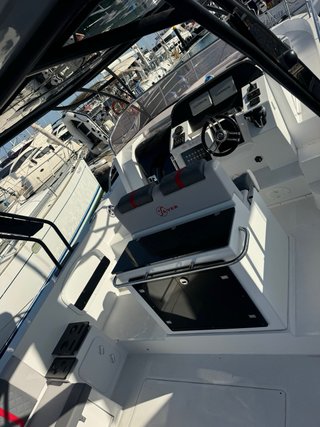Barco Saber 330 WA con 2 Yamaha 350cv